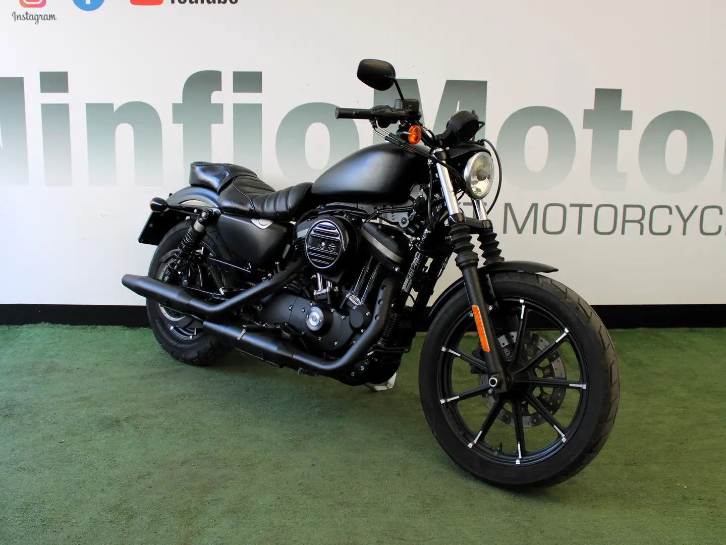 Harley-Davidson Sportster 883 IRON Negro - 2