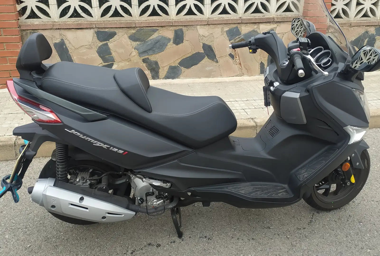 SYM Joymax 125i GTS125i Negro - 1