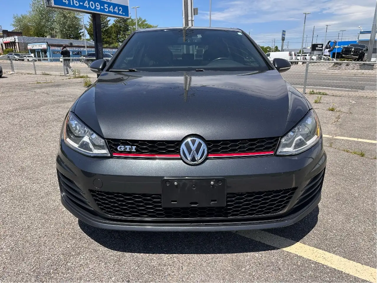 Volkswagen Golf GTI снимка Volkswagen Golf GTI