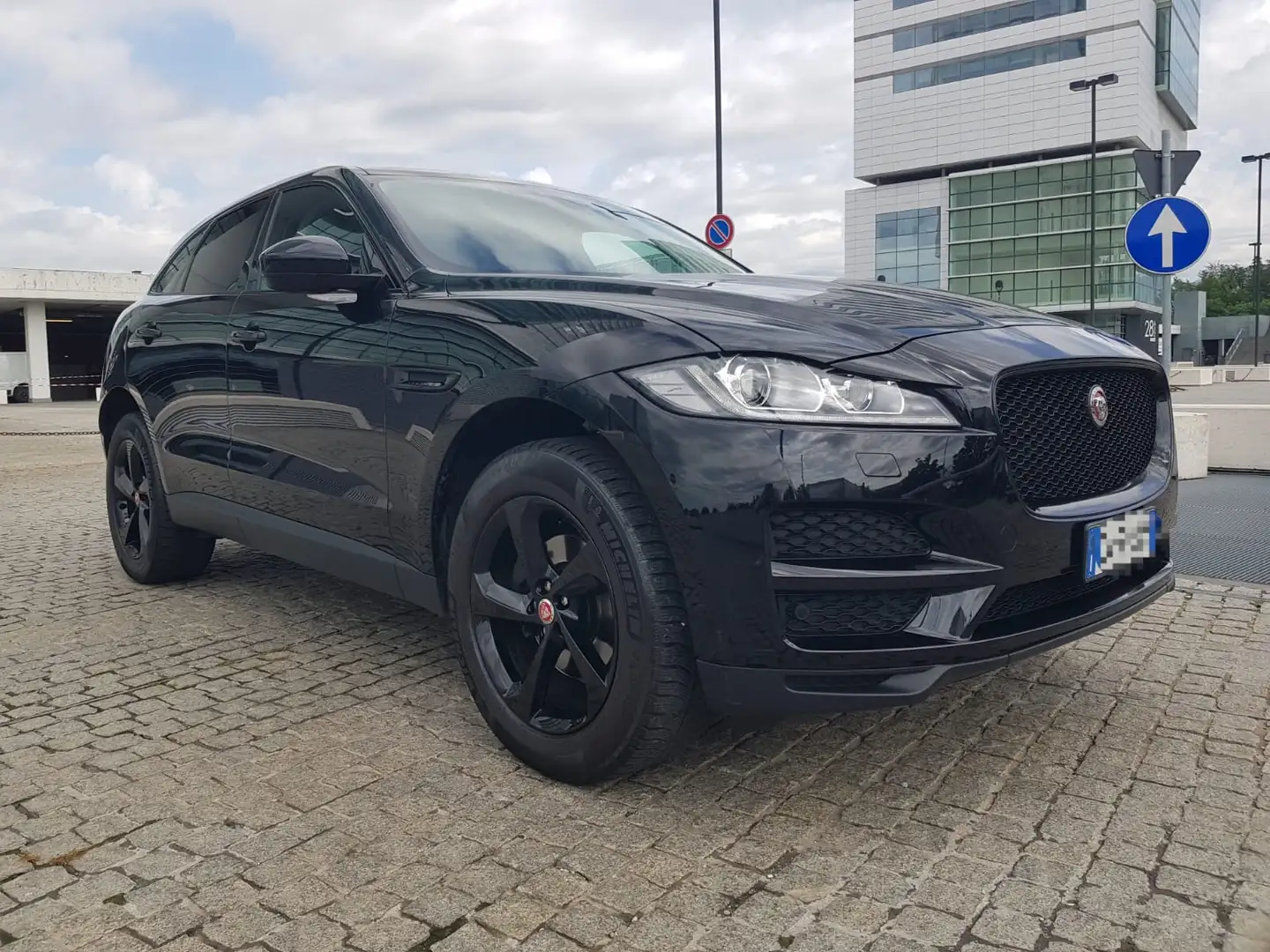Jaguar F-Pace 2.0d i4 Pure awd 180cv auto my18 - 2