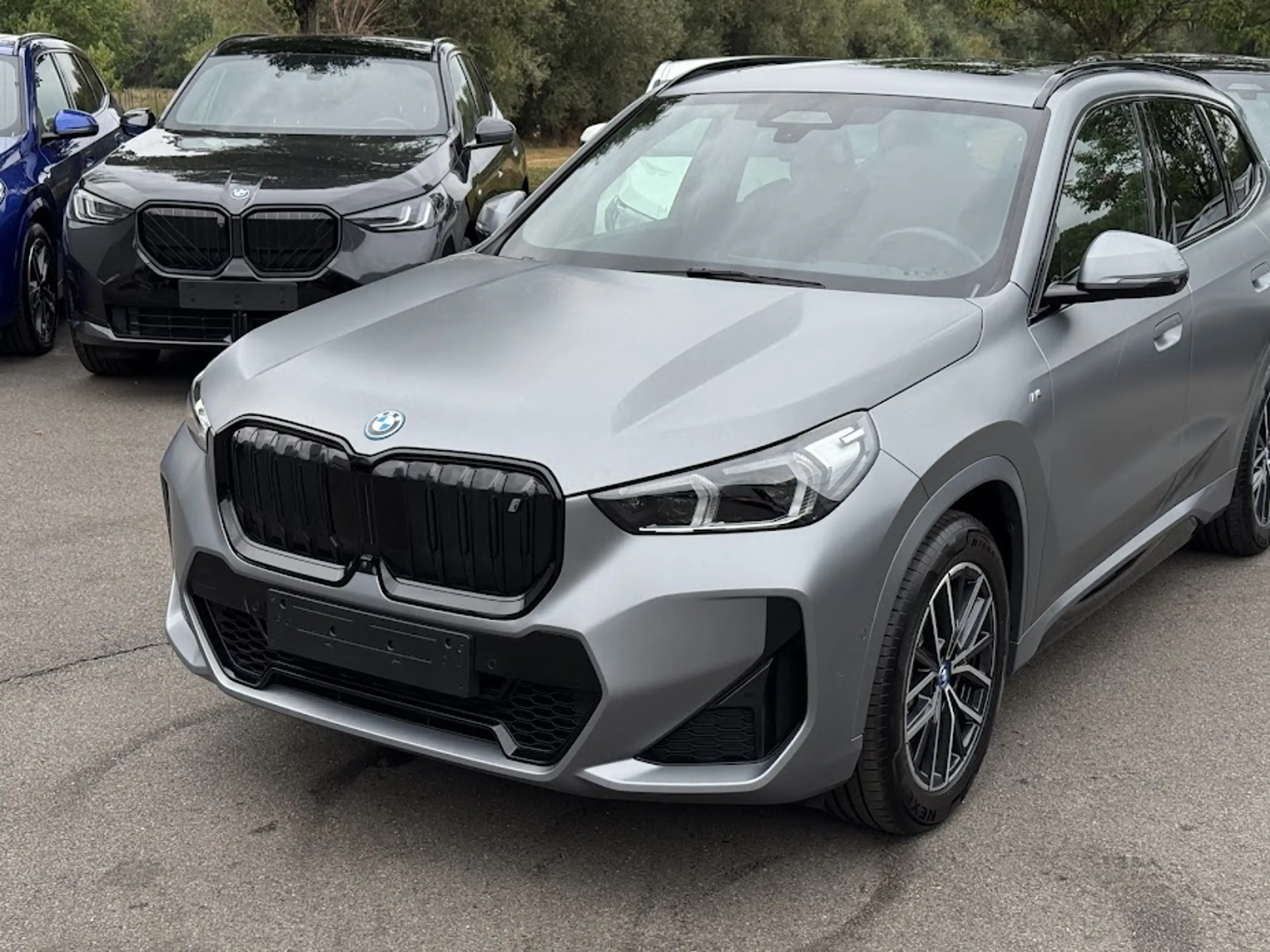 BMW iX1 xDrive30 M Sport / PANO / 360 / TRKHK / LEDER / HUD / ELEK SEAT / KEYL / MASSAGE / DRIV PROF / FULL!! — photo 2