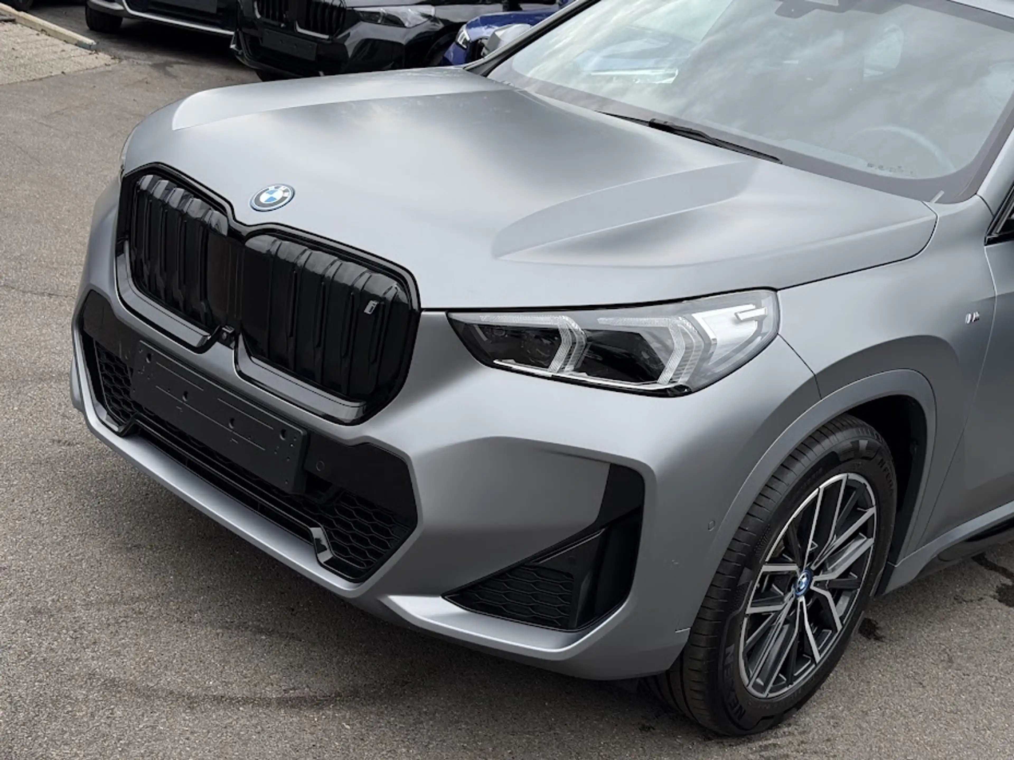 BMW iX1 xDrive30 M Sport / PANO / 360 / TRKHK / LEDER / HUD / ELEK SEAT / KEYL / MASSAGE / DRIV PROF / FULL!! — photo 8