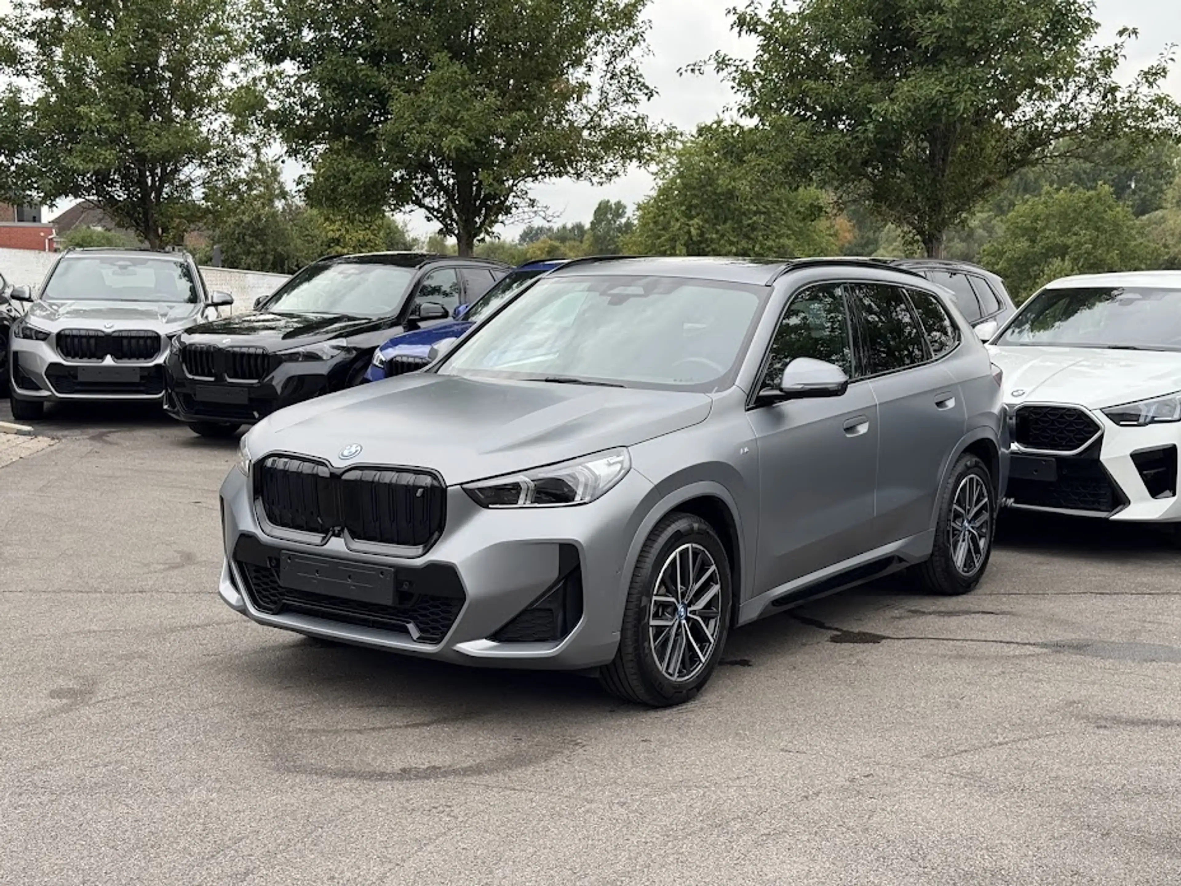 BMW iX1 xDrive30 M Sport / PANO / 360 / TRKHK / LEDER / HUD / ELEK SEAT / KEYL / MASSAGE / DRIV PROF / FULL!! — photo 5
