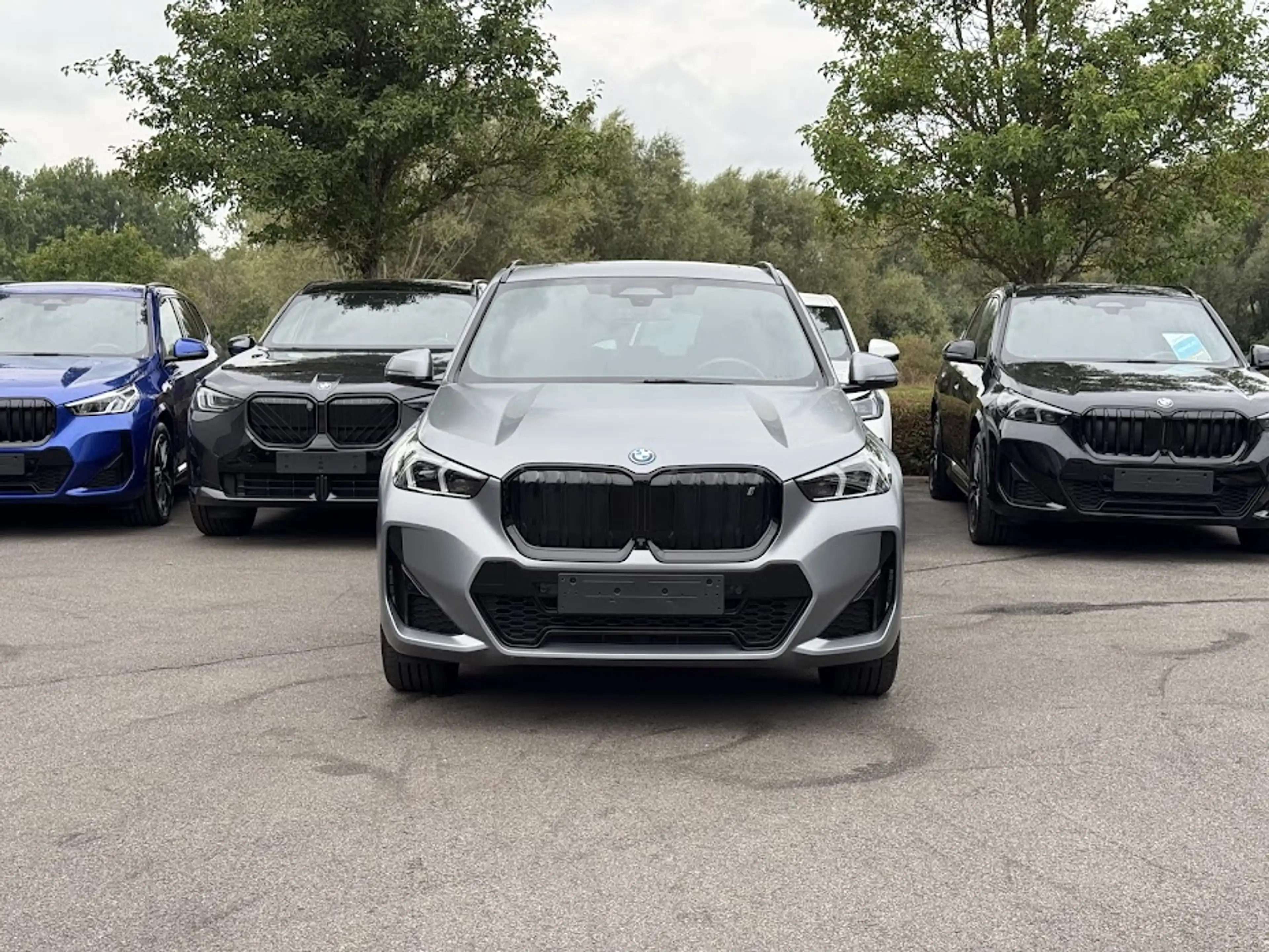 BMW iX1 xDrive30 M Sport / PANO / 360 / TRKHK / LEDER / HUD / ELEK SEAT / KEYL / MASSAGE / DRIV PROF / FULL!! — photo 6