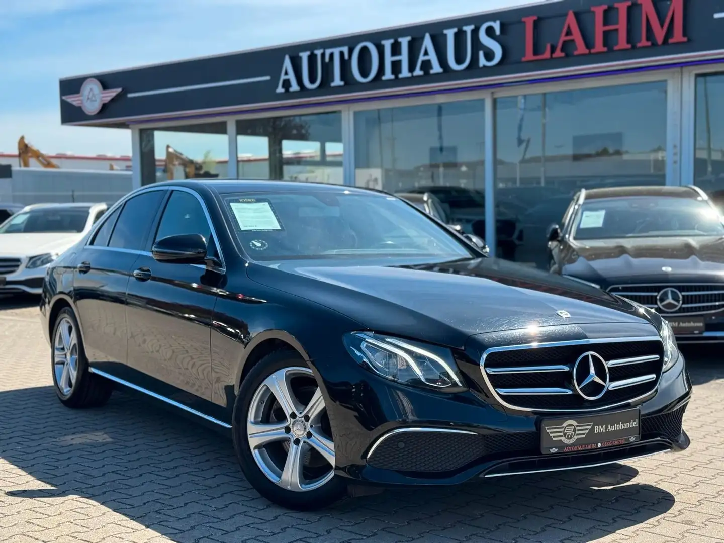 Mercedes-Benz E 300 D Lim. 9G-TRONIC"AVANTGARDE"1-HAND*KAMERA* Schwarz - 1
