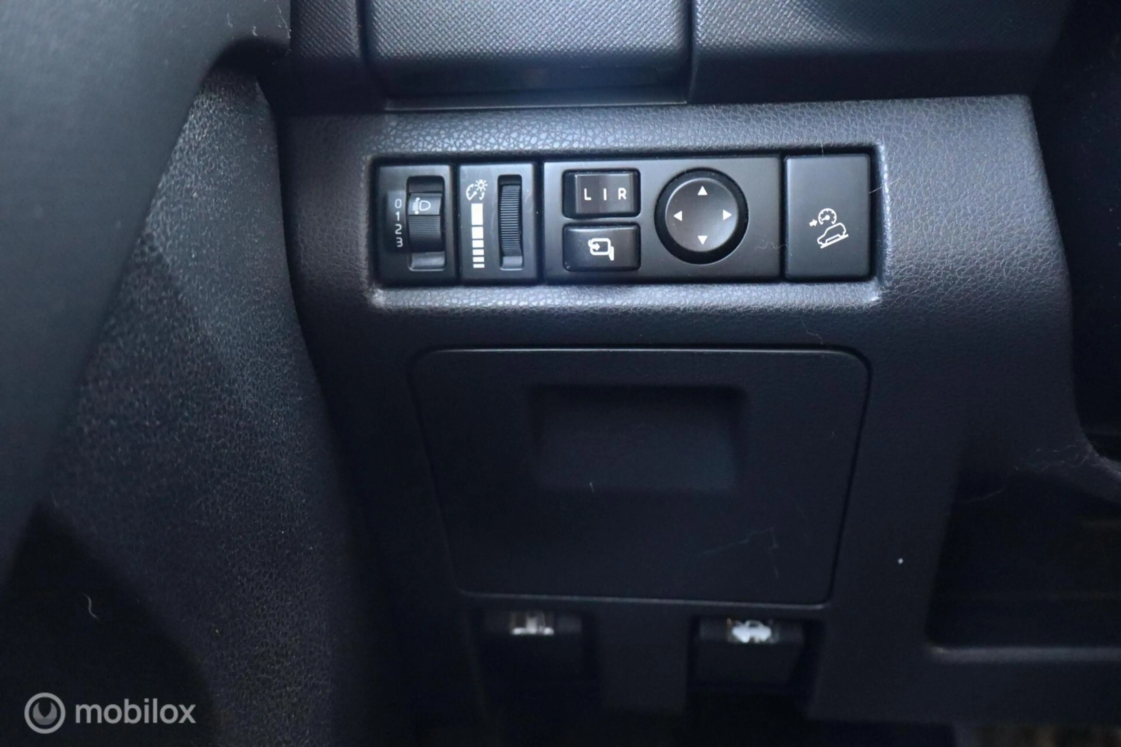 Isuzu D-Max 1.9 Double Cab lang LS — photo 15
