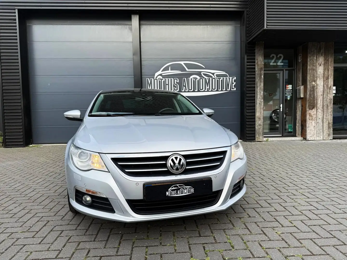 Volkswagen Passat CC 1.8 TSI 4p. Šedá - 2