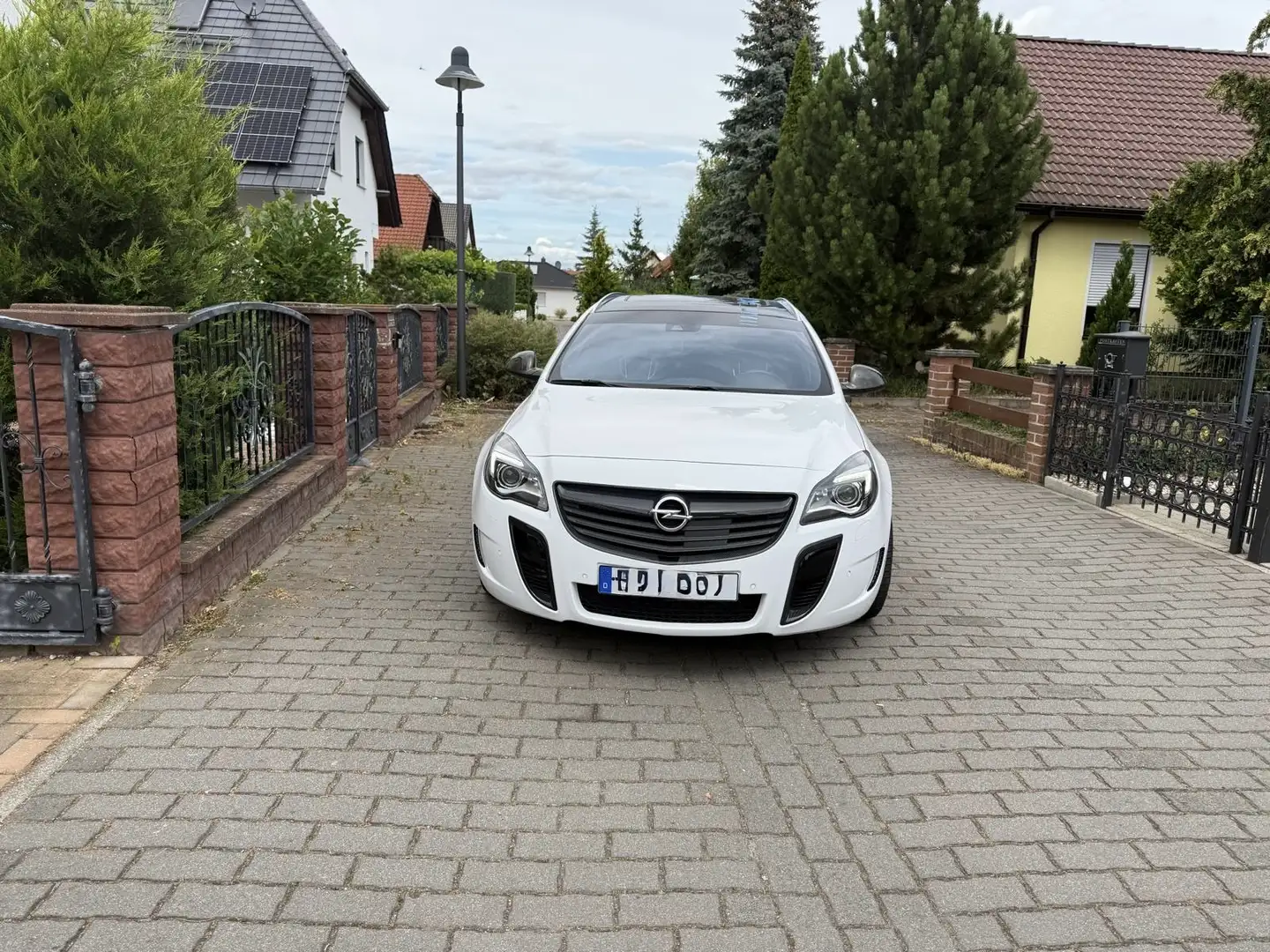 Opel Insignia 2.8 V6 Turbo 4x4 Sports Tourer OPC Unlimited Blanc - 1