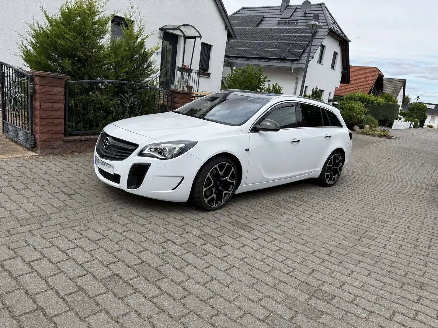 Opel Insignia 2.8 V6 Turbo 4x4 Sports Tourer OPC Unlimited Blanc - 2