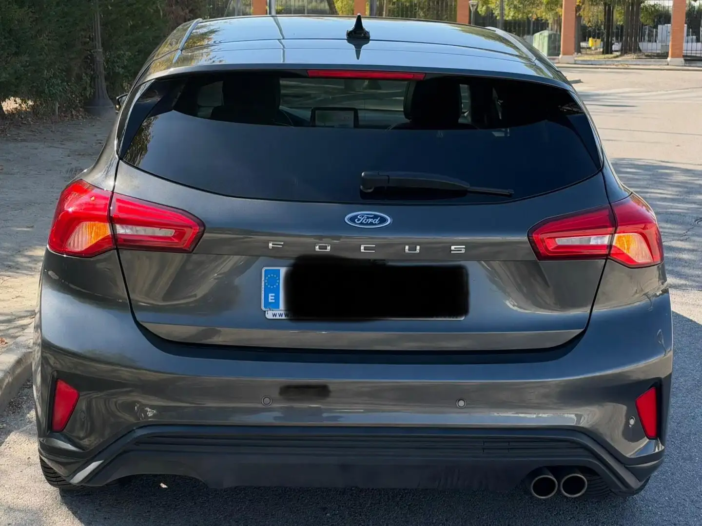 Ford Focus ST-Line Focus 1.0 Ecoboost Auto-S Gris - 2