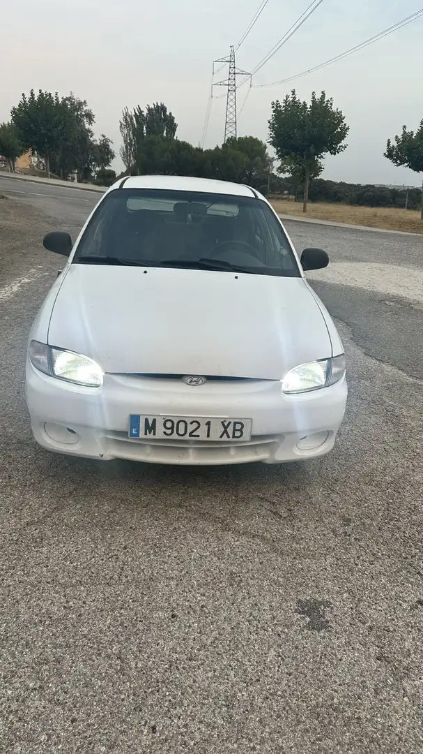 Hyundai ACCENT 1.3i 12v LS - 2