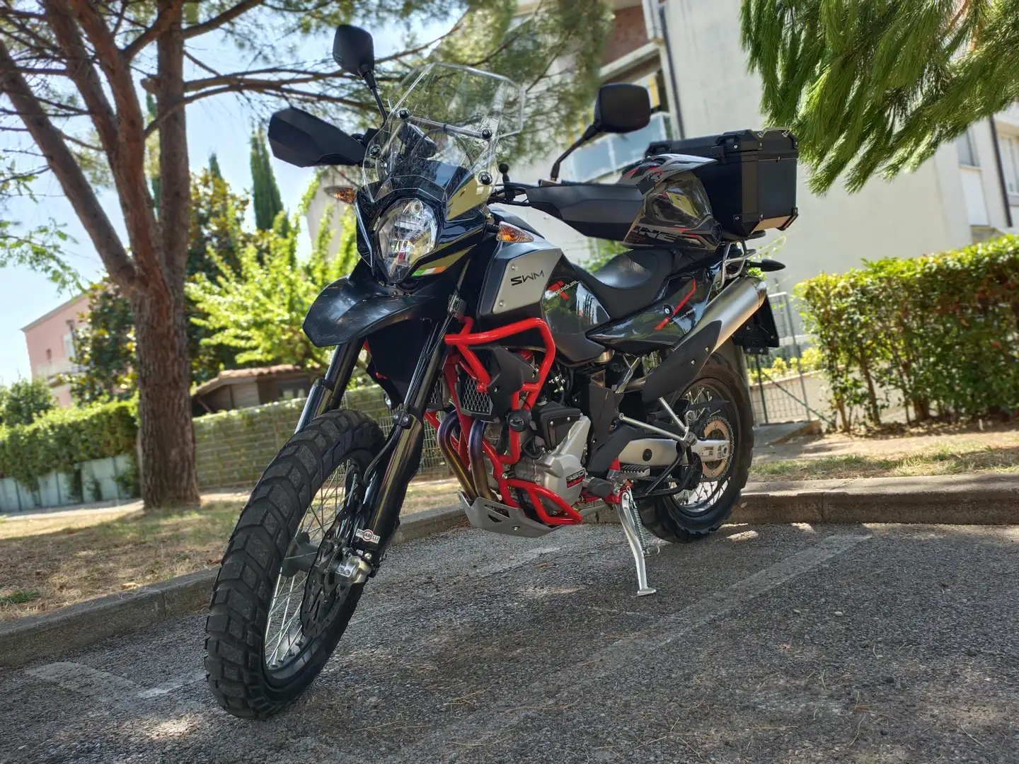 SWM Superdual Negro - 1