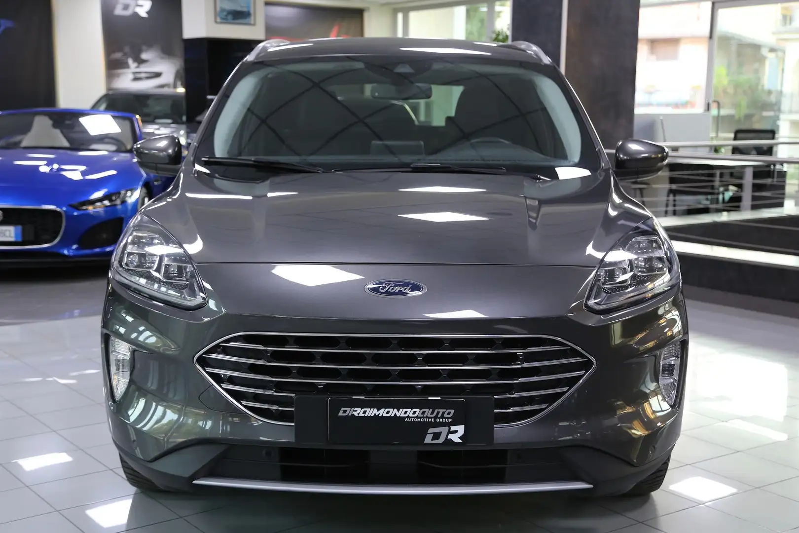 Ford Kuga 2.0 Tdci 120 cv Titanium auto Grigio - 2