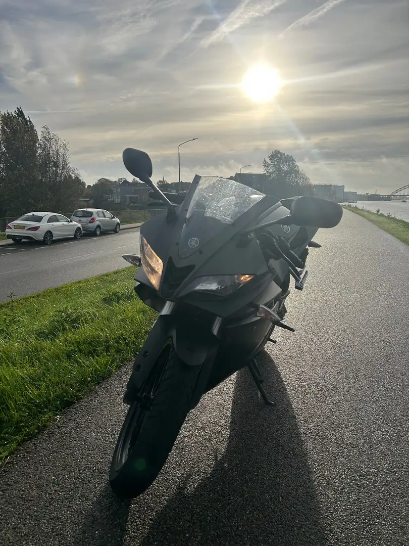 Yamaha YZF-R125 Sport met ABS Zwart - 1