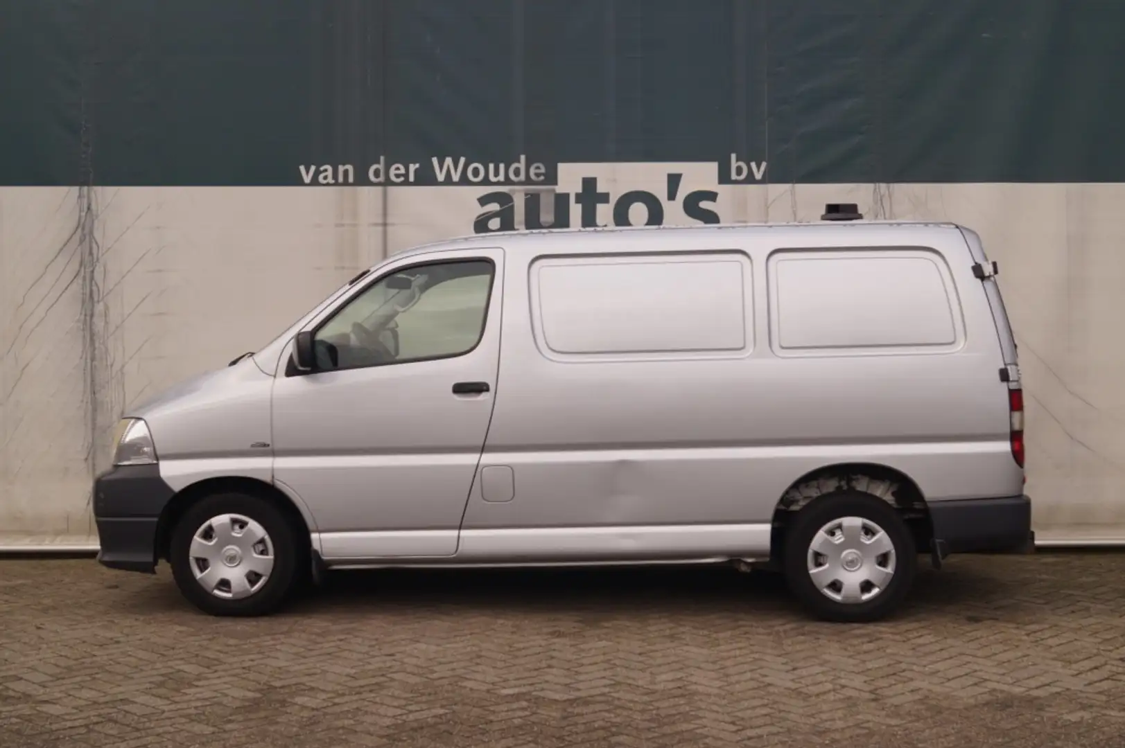 Toyota Hiace 2.5 D-4D 95pk KWB -AIRCO-TREKHAAK- Gris - 1