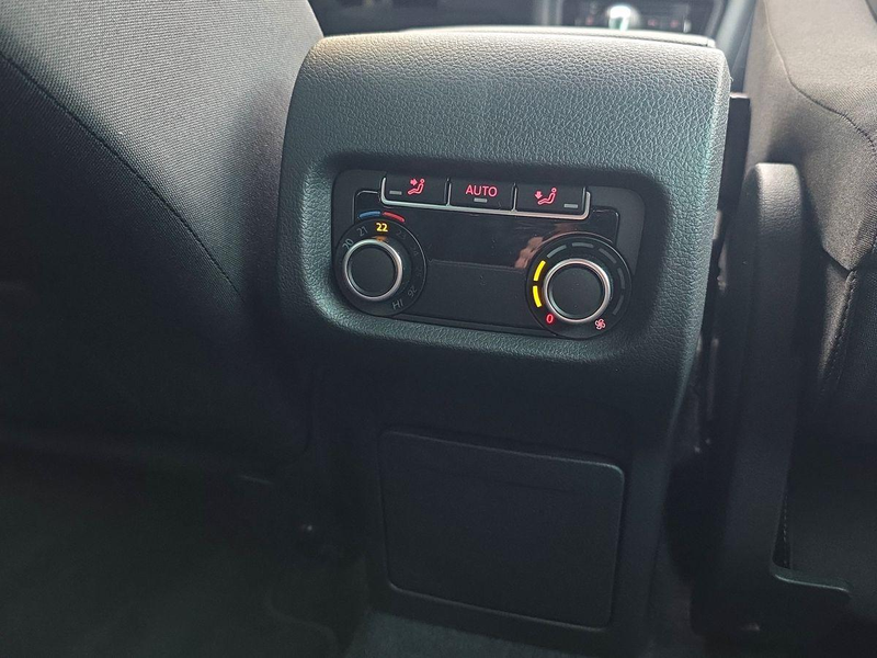 SEAT Alhambra 1.4 TSI DSG ACC SPURH NAVI R-KAM XENON — photo 11