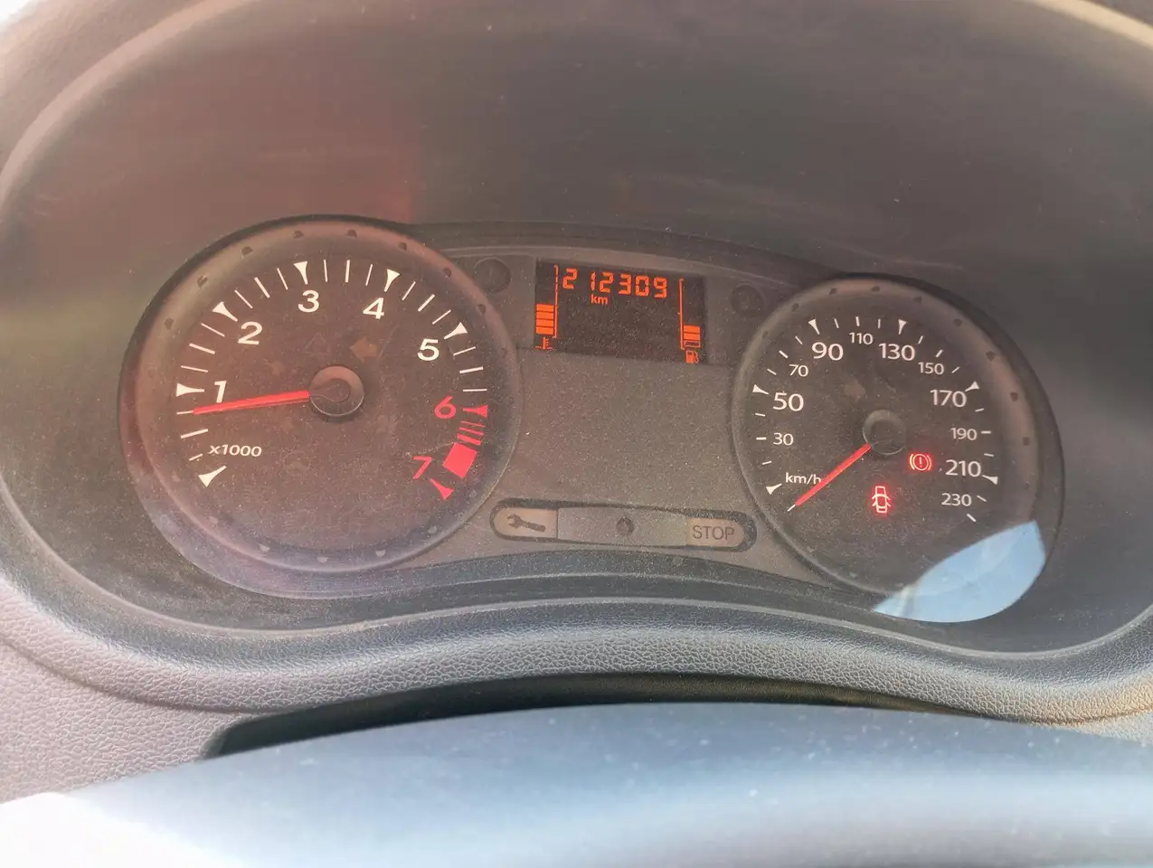 Renault Clio Citadine 3 portes — photo 4