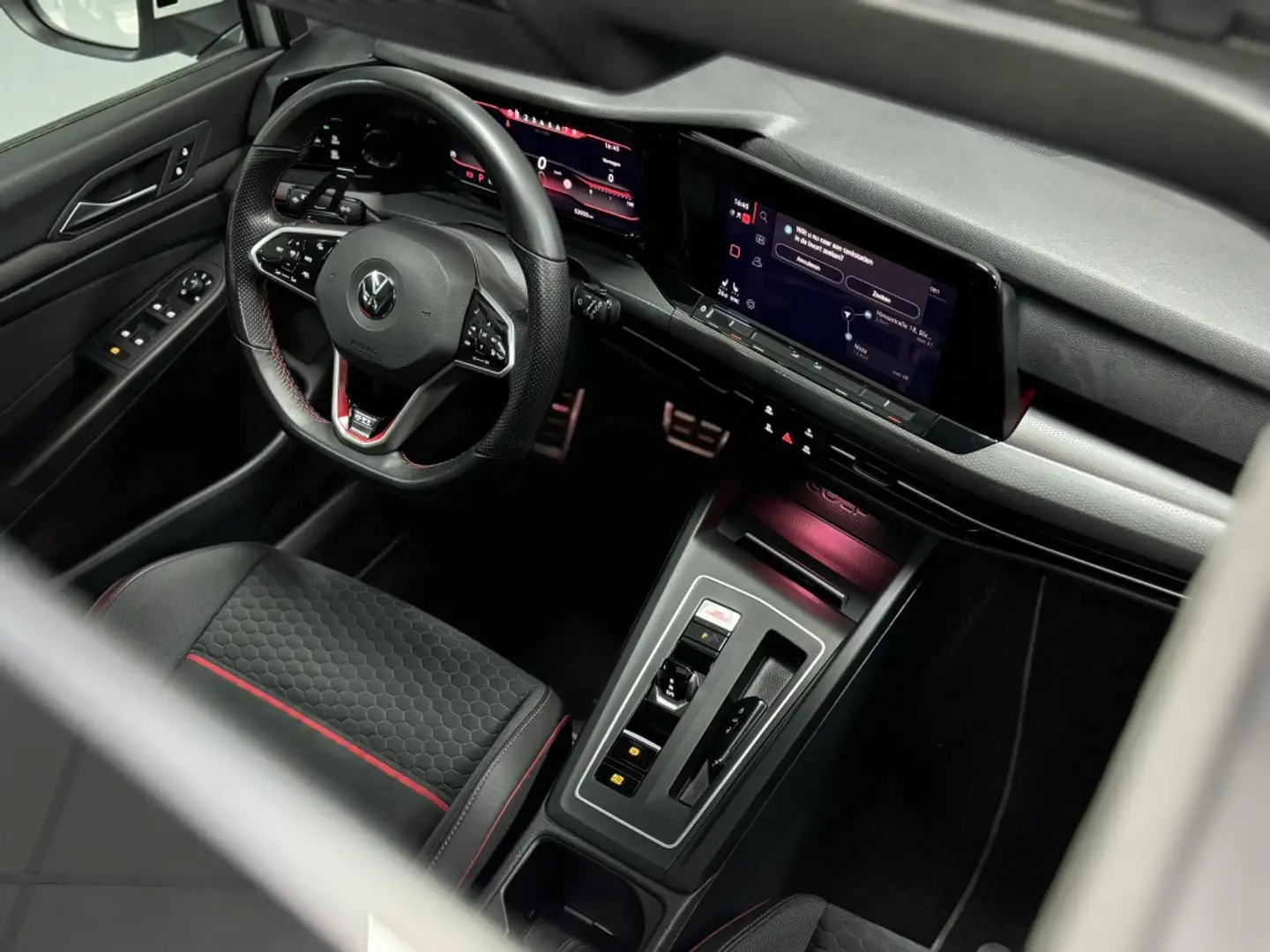 Volkswagen Golf GTI 2.0 TSI Clubsport 301PK PANO NÜRBURGRING Wit - 2