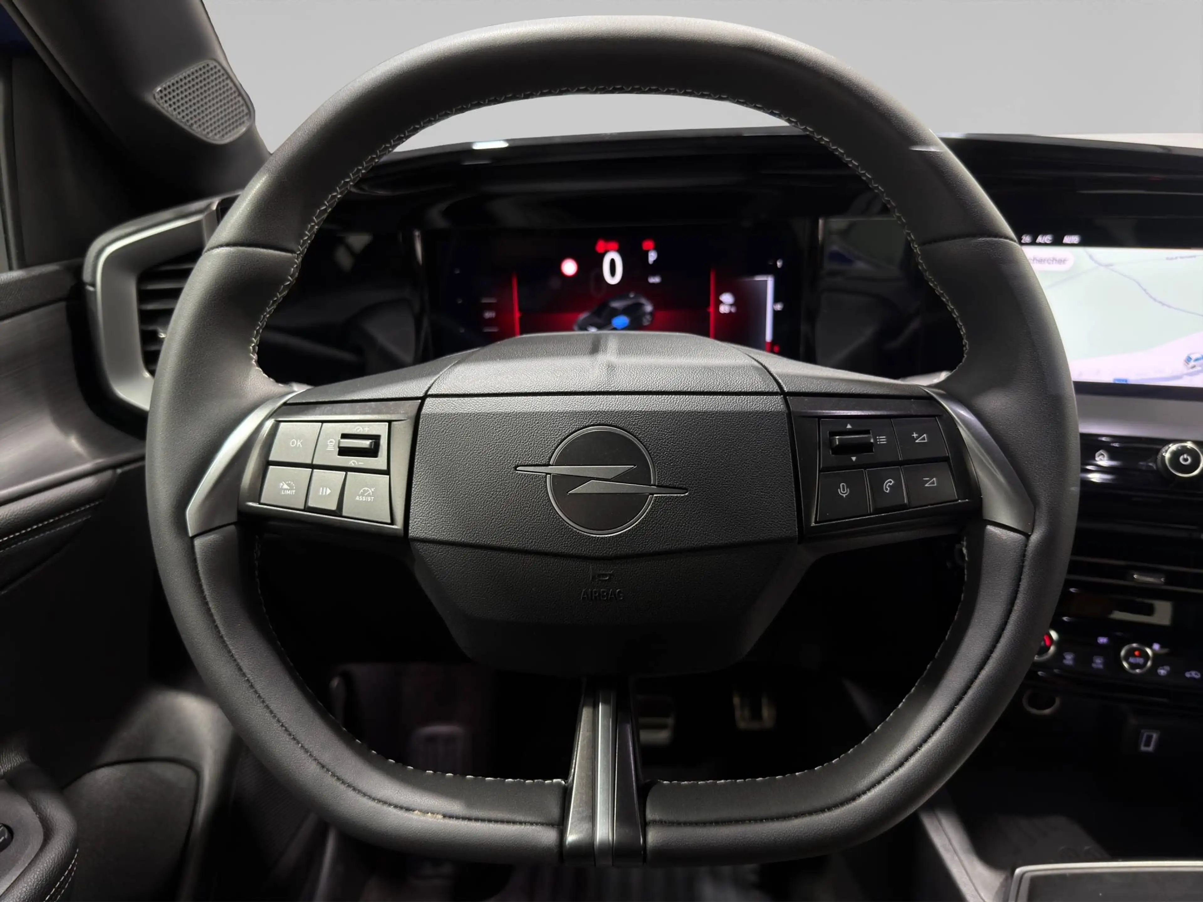 Opel Mokka-E GS 156 ***APPLE CARPLAY & ANDROID AUTO WIRELESS*KEYLESS & GO*HEATED STEERING WHEELDRIVE*** — photo 13