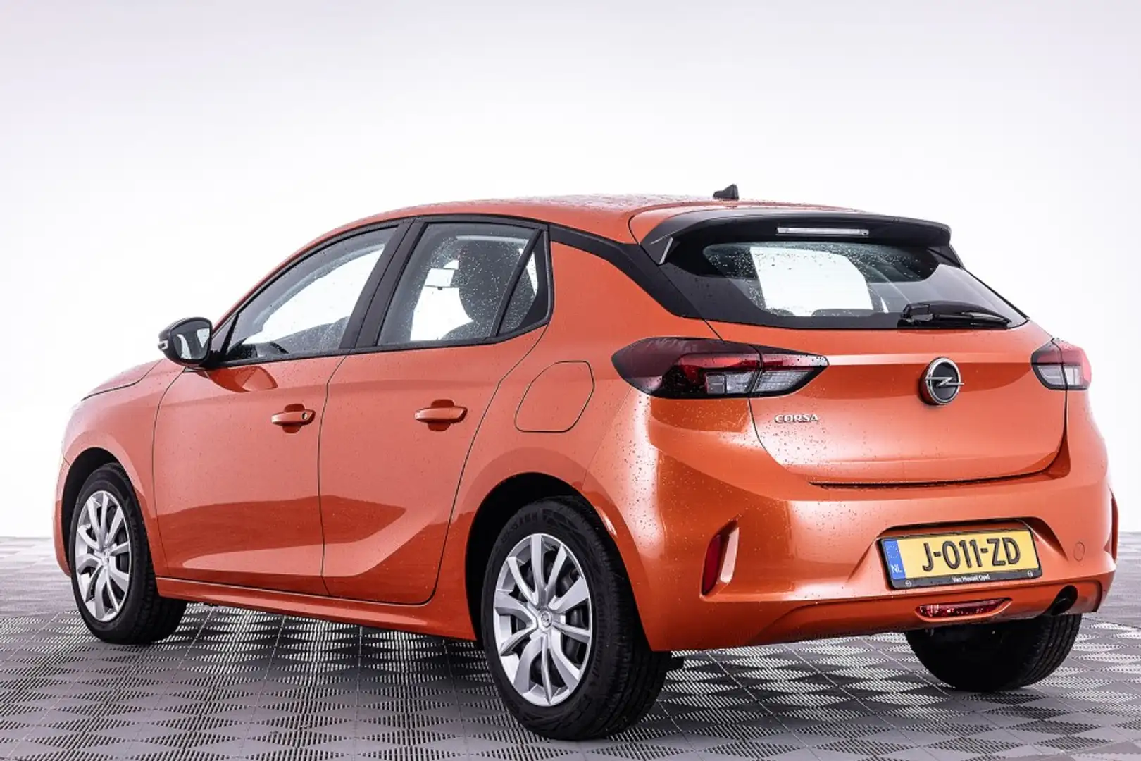 Opel Corsa 1.2T 100PK Edition 5-drs | AIRCO | Trekhaak ✅ 1e E Oranje - 2