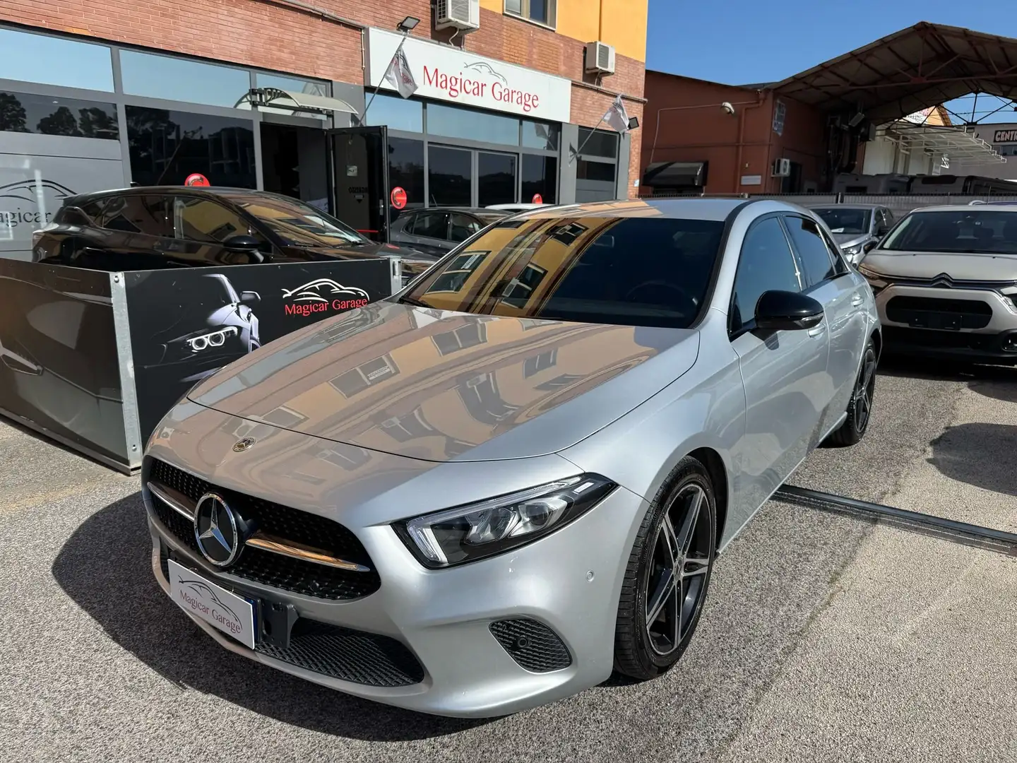 Mercedes-Benz A 180 A 180 d Premium auto- LUCI AMBIENT Argento - 1
