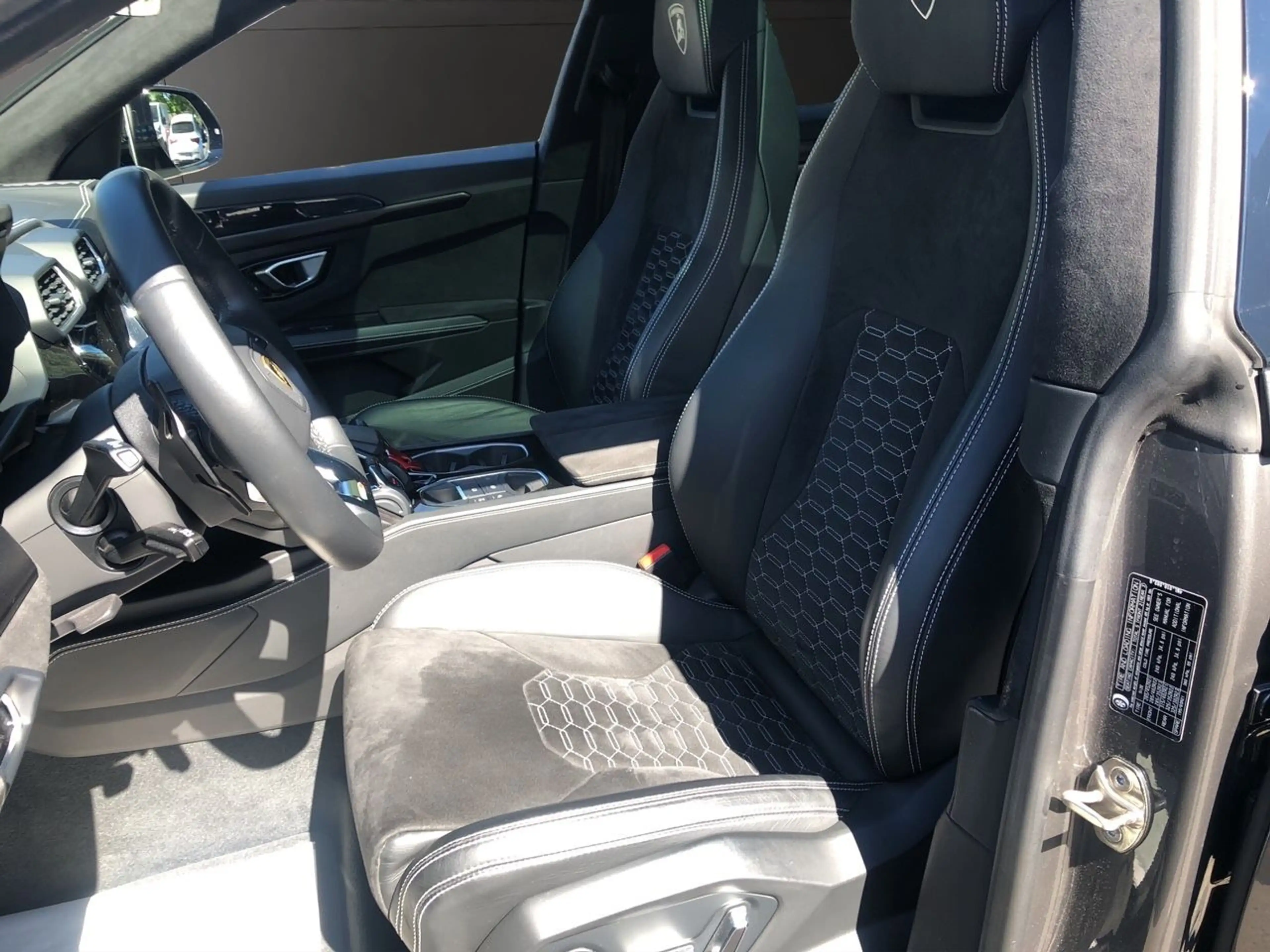 Lamborghini Urus Alcantara Panorama 23 Zoll . Service NEU — photo 15