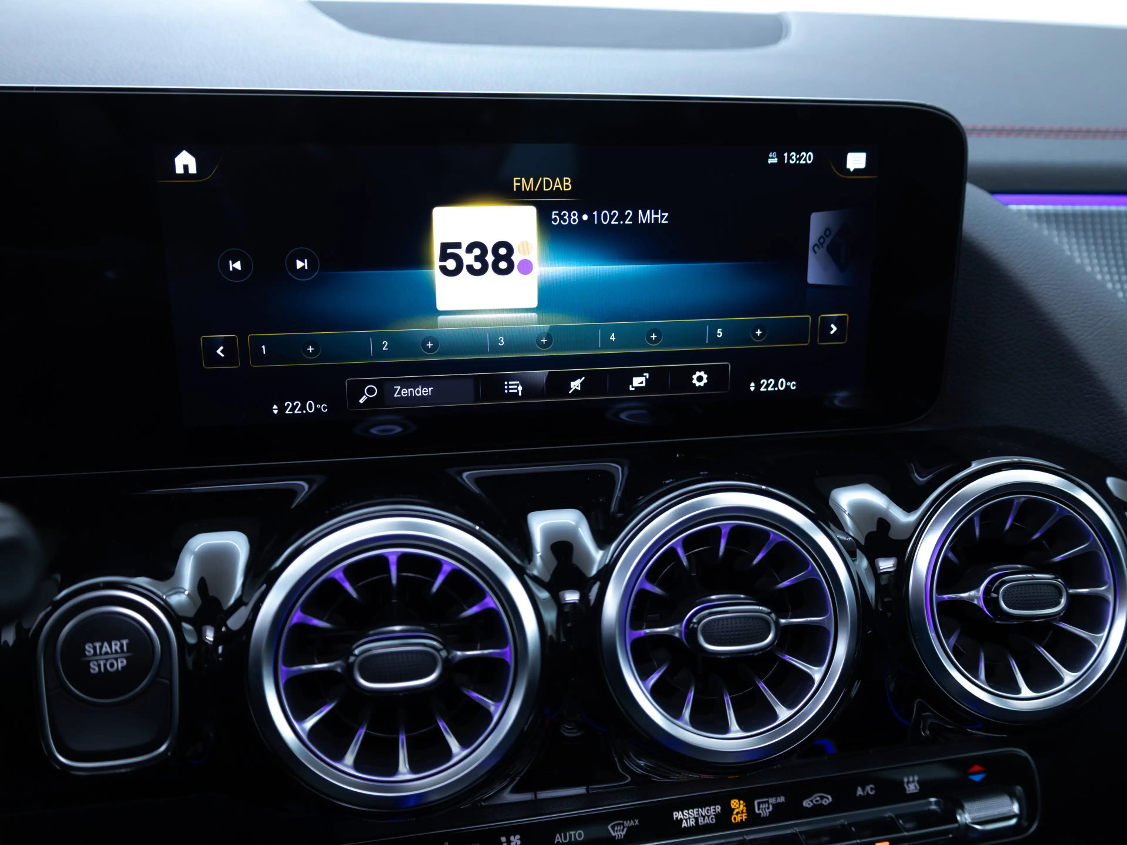 Mercedes-Benz EQA 250 AMG Line 67 kWh | Panoramadak | Camera | Cruise-co — photo 27