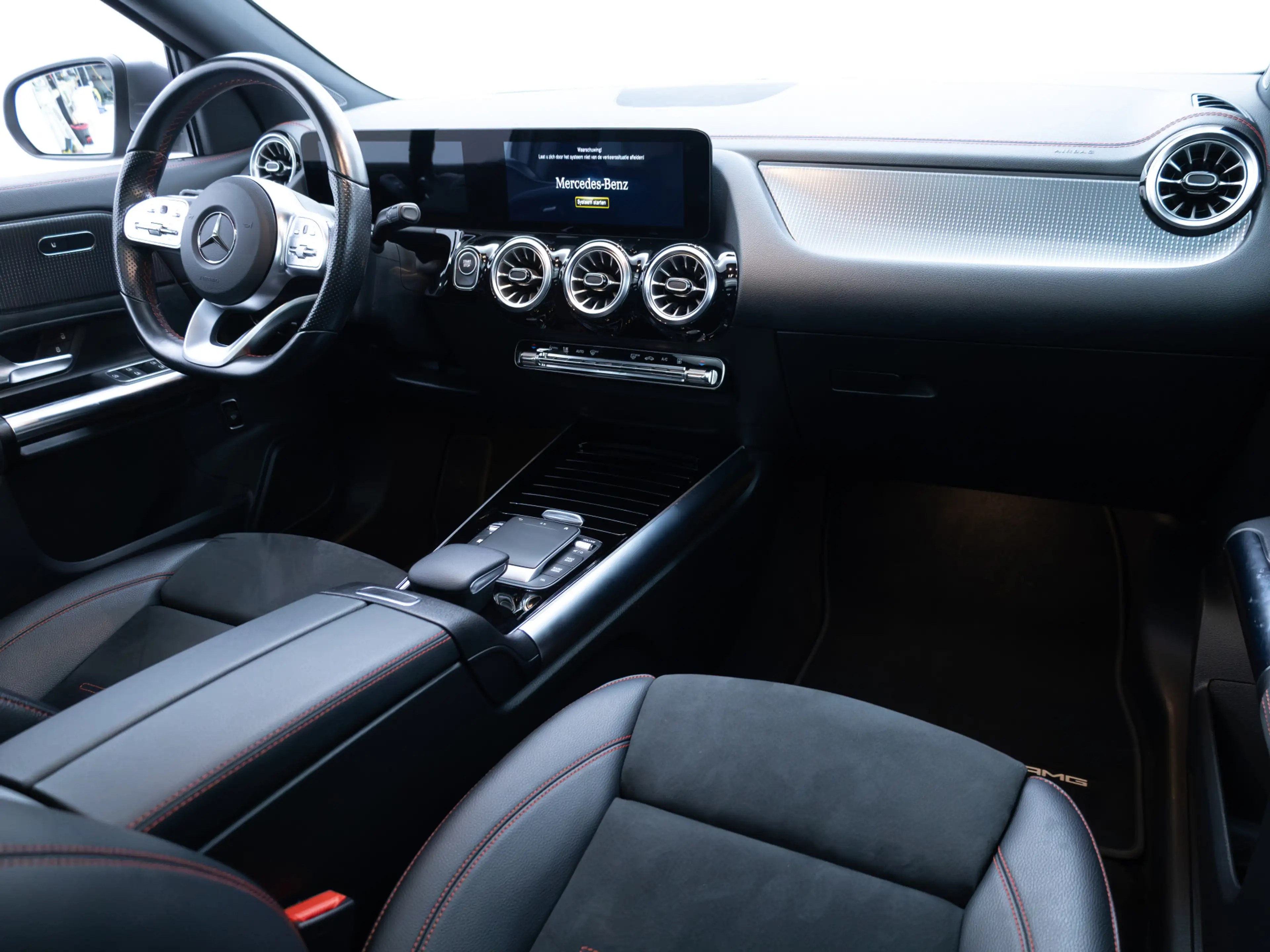 Mercedes-Benz EQA 250 AMG Line 67 kWh | Panoramadak | Camera | Cruise-co — photo 2