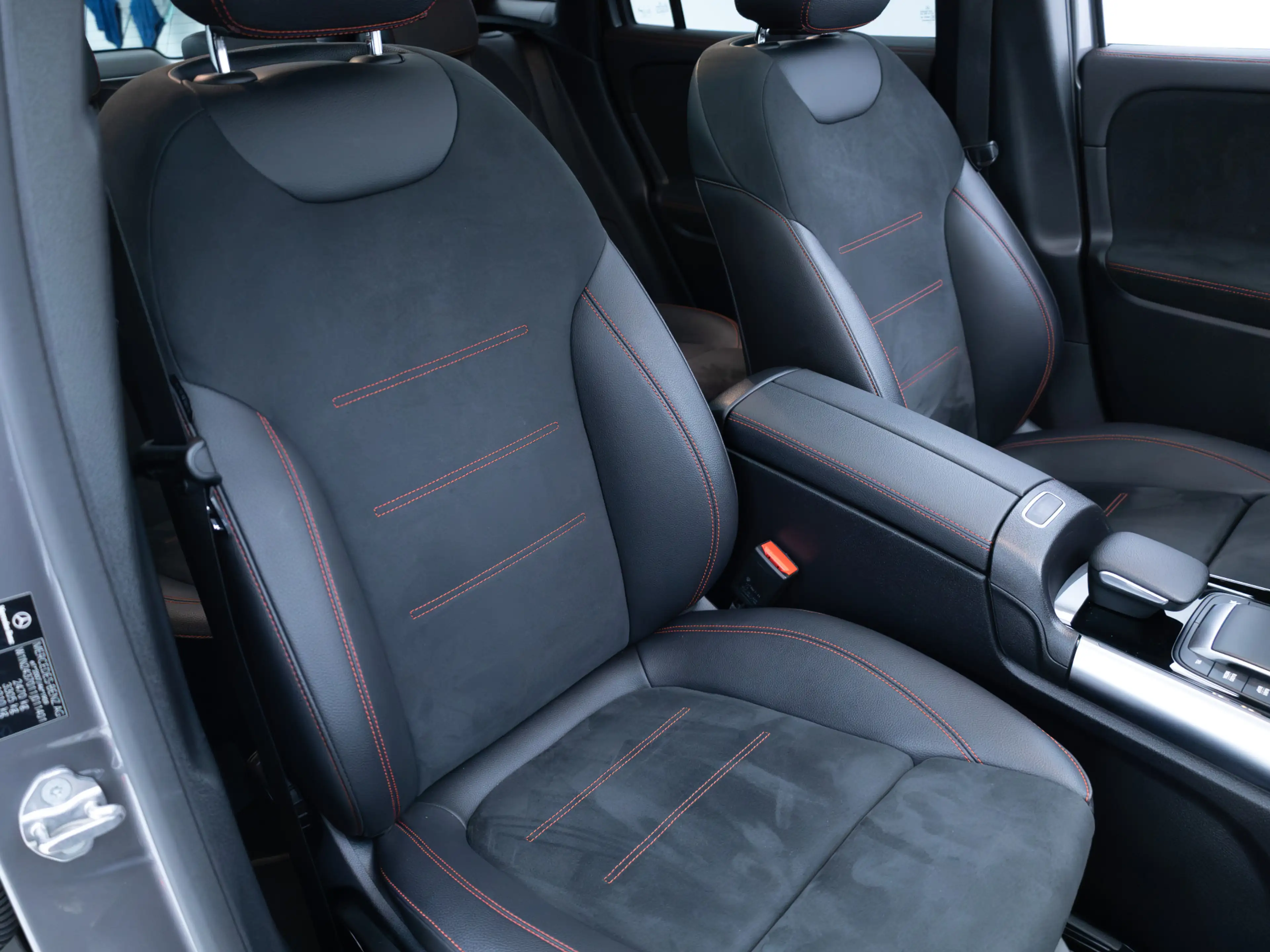 Mercedes-Benz EQA 250 AMG Line 67 kWh | Panoramadak | Camera | Cruise-co — photo 11