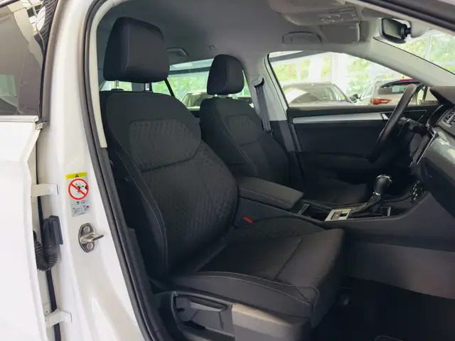 Skoda Superb view 13