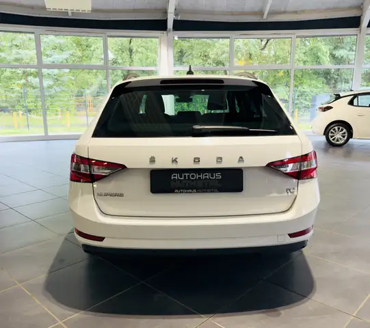 Skoda Superb view 6