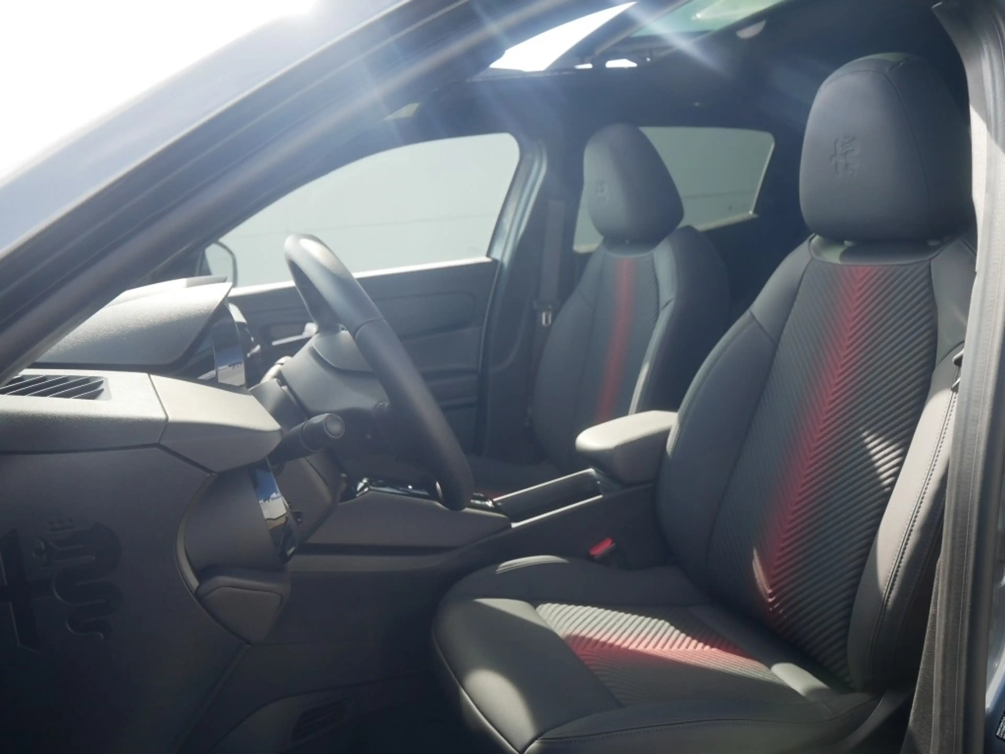 Alfa Romeo Junior IBRIDA Q4 TI 1.2 VGT 145PS DCT6 SCHIEBEDACH TECHNO — photo 15