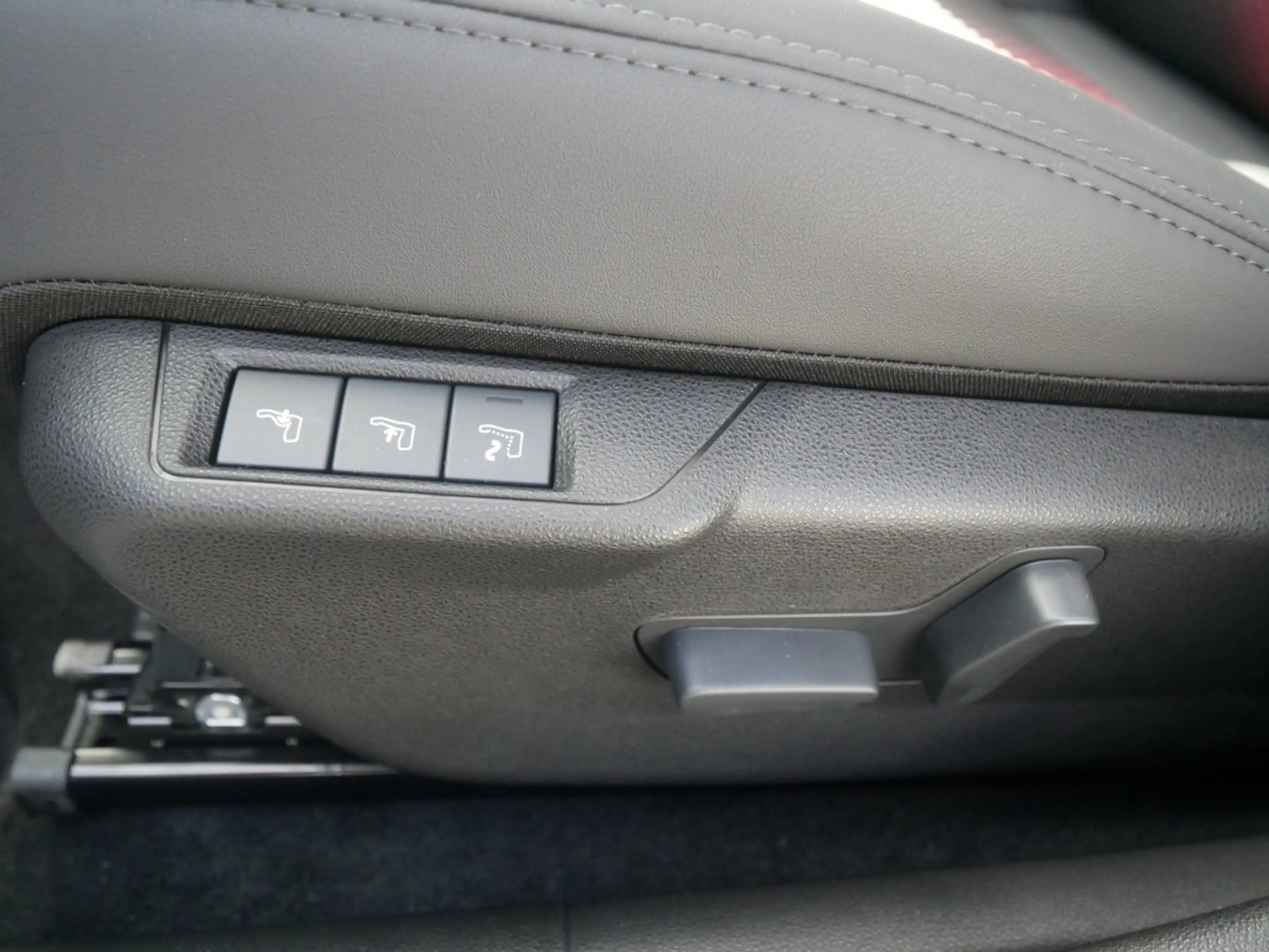 Alfa Romeo Junior IBRIDA Q4 TI 1.2 VGT 145PS DCT6 SCHIEBEDACH TECHNO — photo 14
