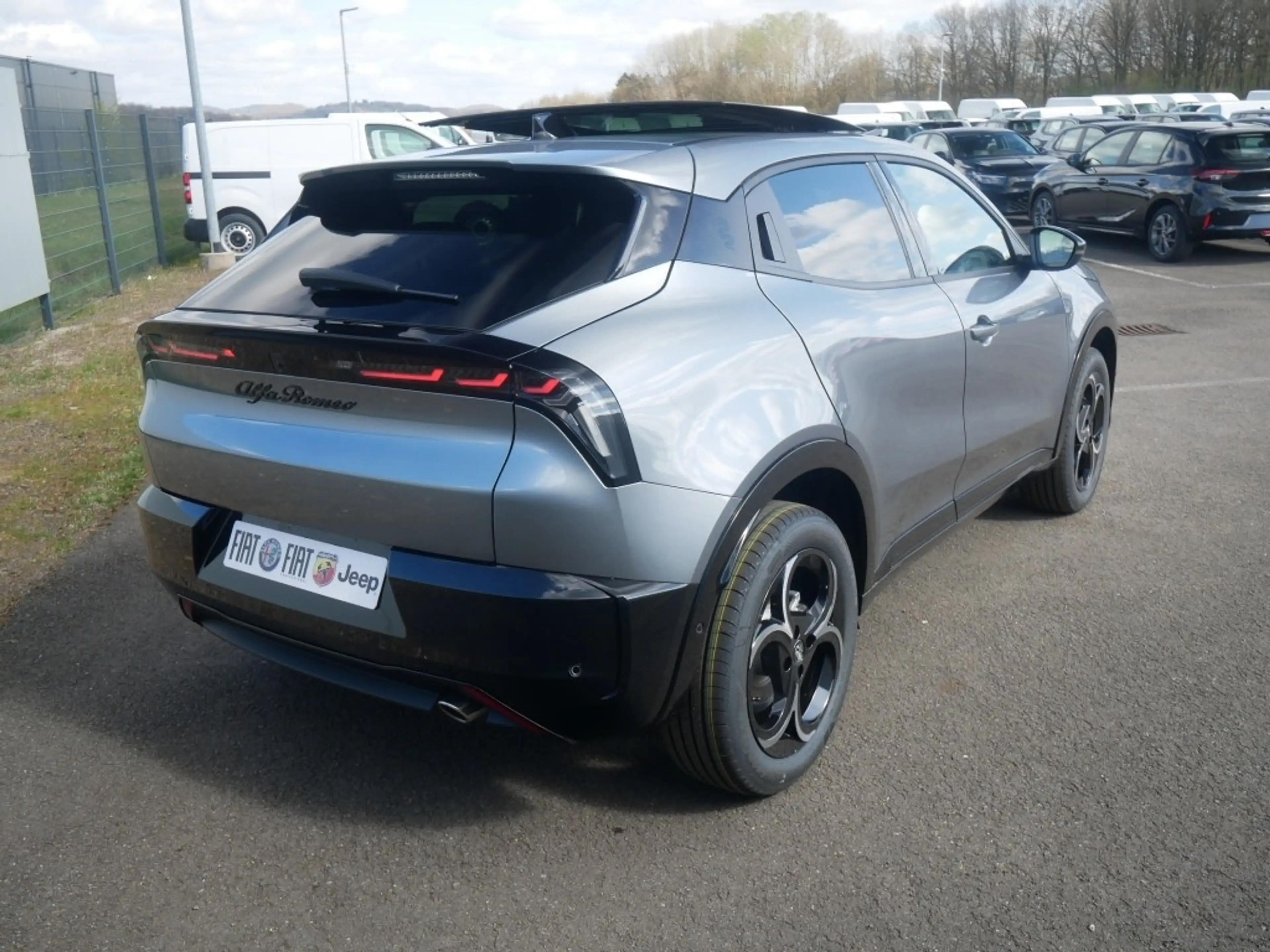 Alfa Romeo Junior IBRIDA Q4 TI 1.2 VGT 145PS DCT6 SCHIEBEDACH TECHNO — photo 3