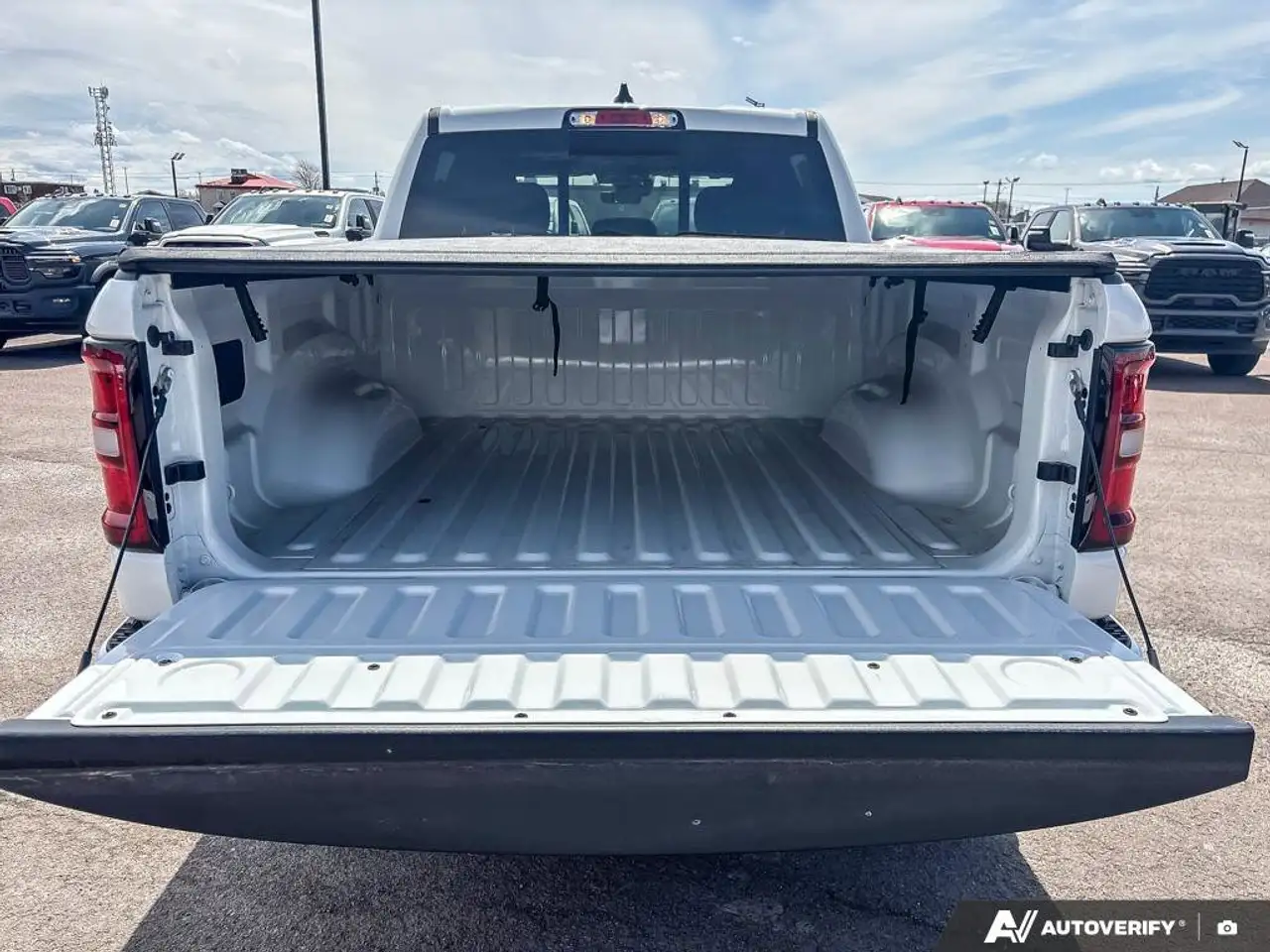 RAM 1500 снимка RAM 1500