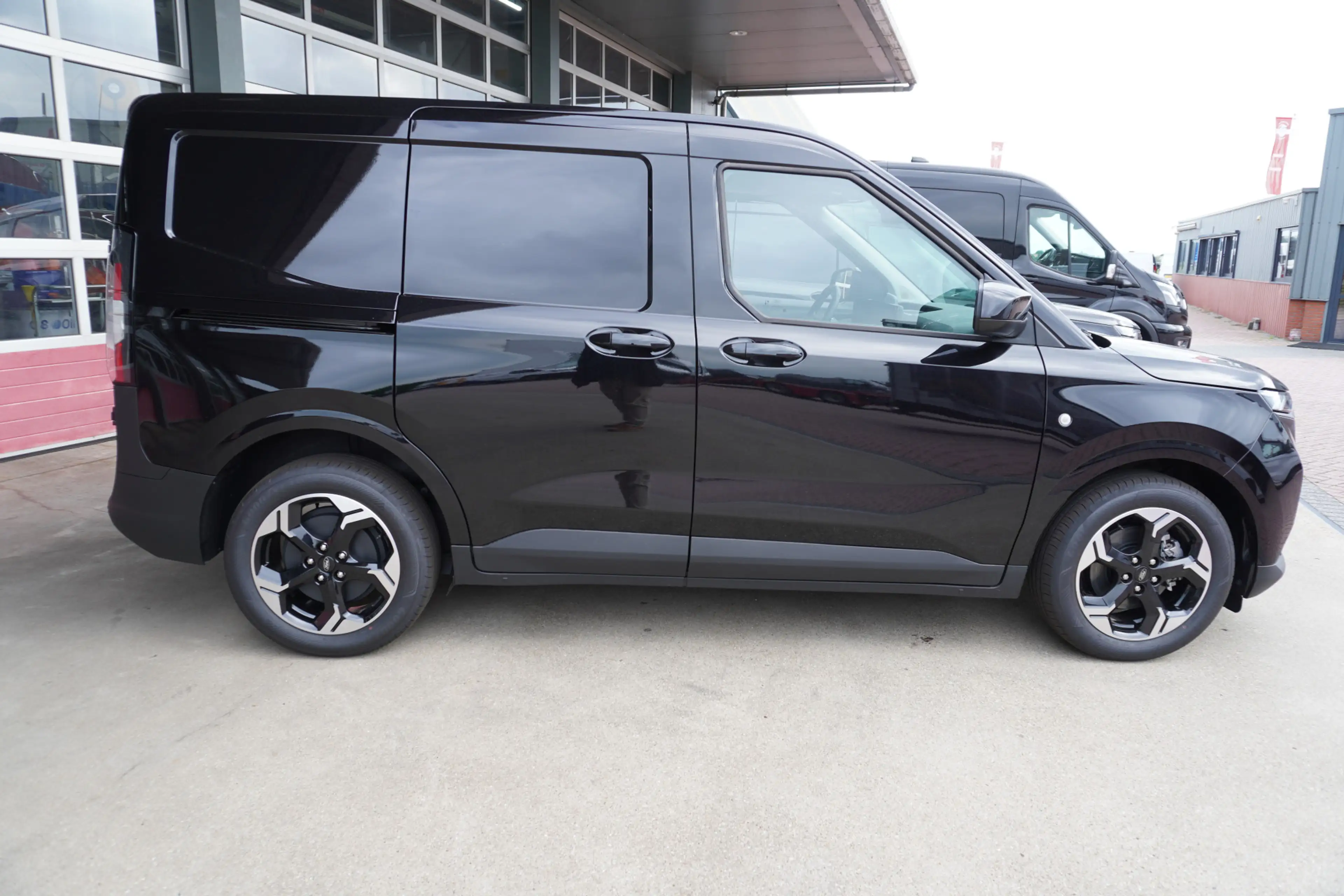 Ford Transit Courier E-Transit Limited 44 kWh 136PK Automaat nr. V008 | — photo 3