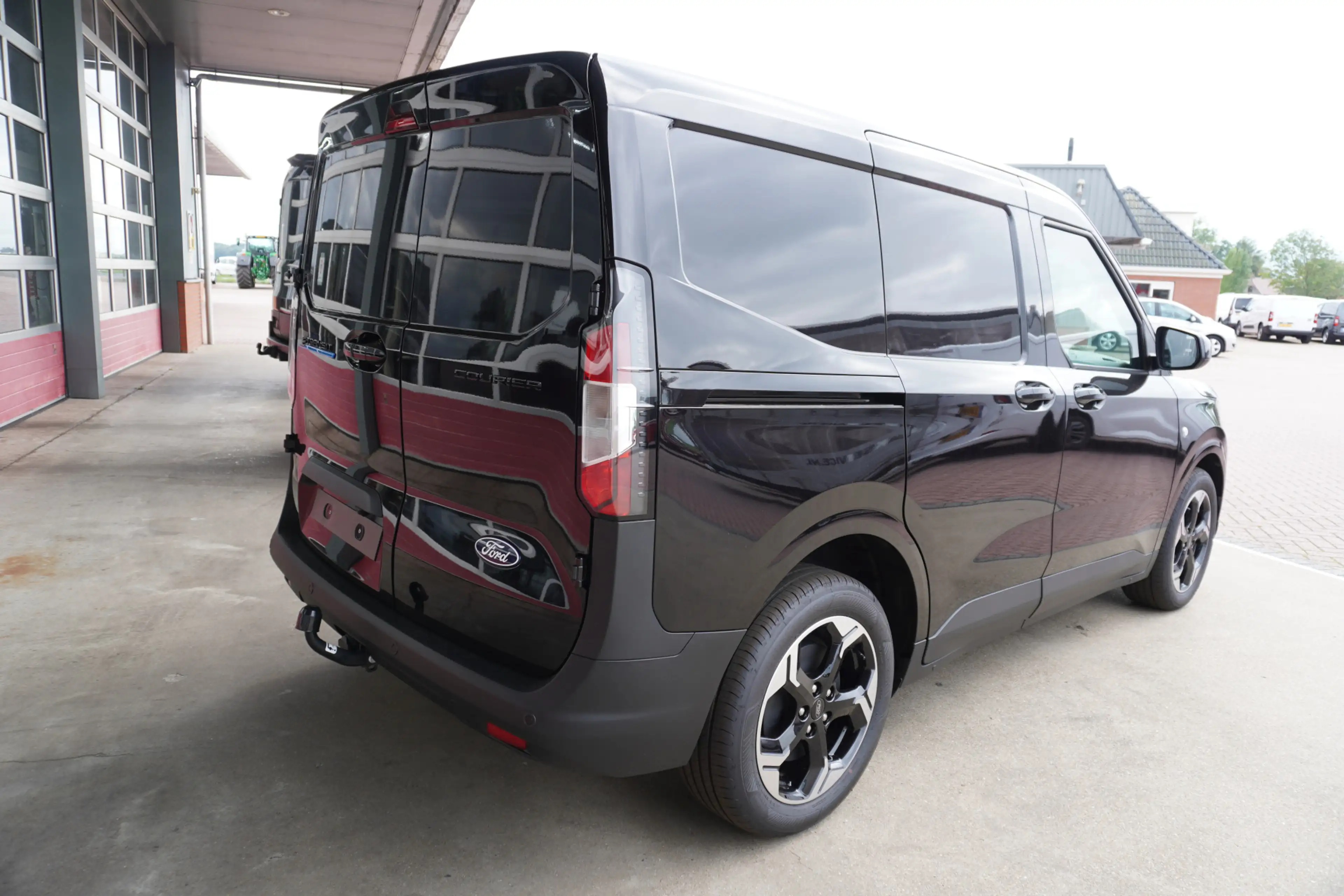 Ford Transit Courier E-Transit Limited 44 kWh 136PK Automaat nr. V008 | — photo 4