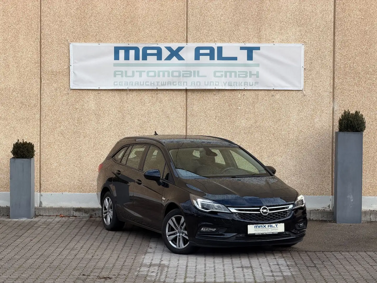 Opel Astra K ST 120 Jahre/2.Hd/Navi/SHZ/RFK/AHK/Temp/ Schwarz - 2