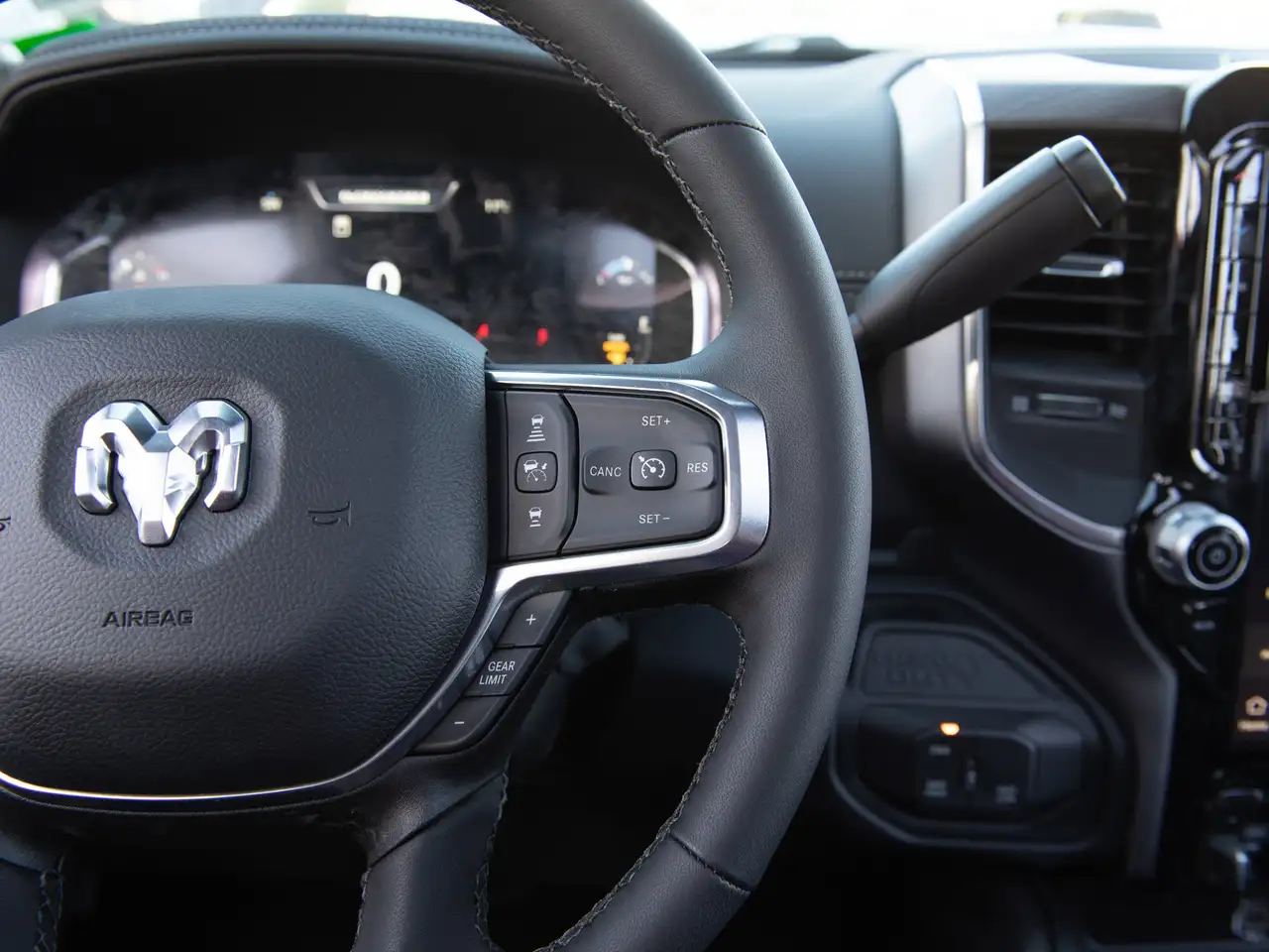 RAM 3500 снимка RAM 3500