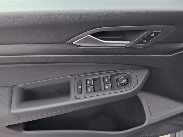 Volkswagen Golf view 8
