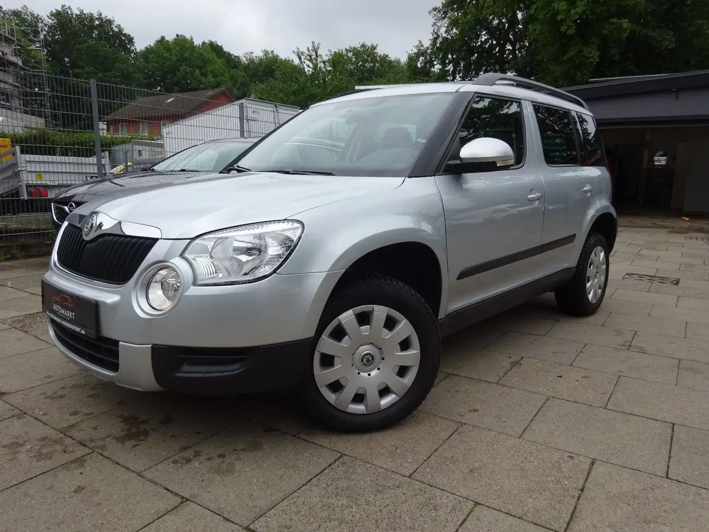 Skoda Yeti Active Plus Edition/ 1-Hand / Klimaanlage / Silber - 1
