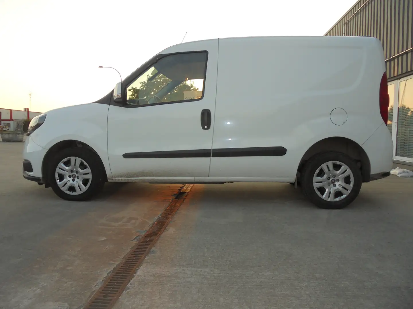 Fiat Doblo 12.314+btw/1.6d/navigatie/airco/camera/carplay/DAB Wit - 2