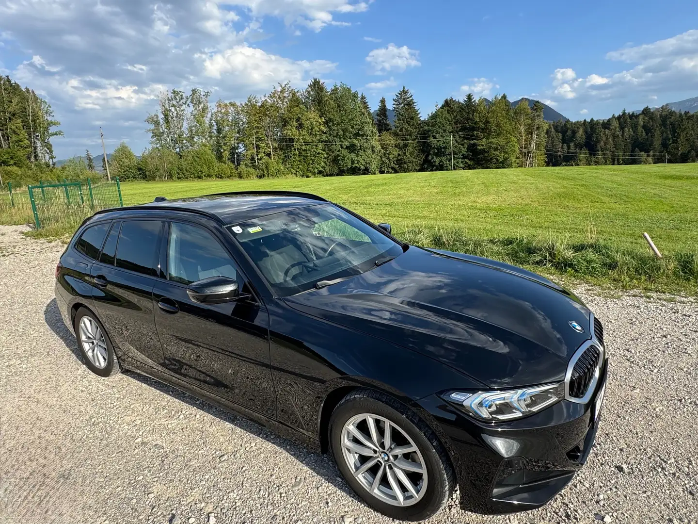 BMW 318 318d 48 V Touring Aut. Schwarz - 2