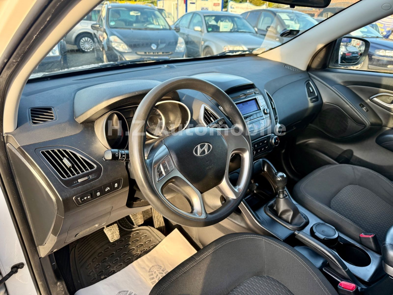 Hyundai iX35 Tucson 1.6L benzin / TÜV 07.2027 / Klima ZV — photo 12