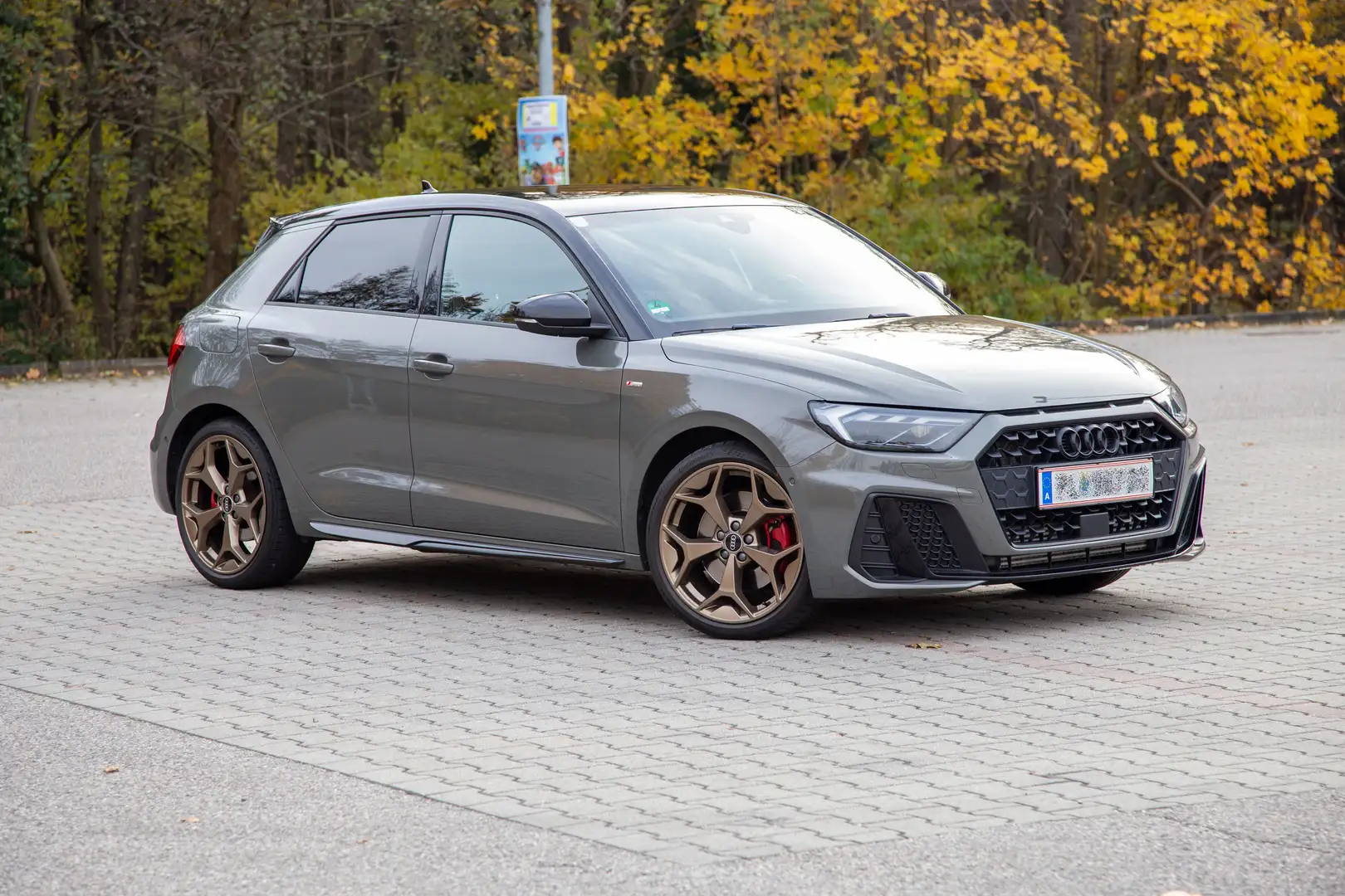 Audi A1 Audi A1 Sportback 40 TFSI S-line exterieur „Edition one“ Grau - 2