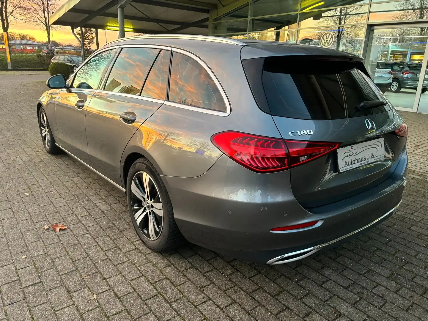 Mercedes-Benz C 180 T RFK/LED/Navi/SHZ/Pano/Elektr. Heckklappe Šedá - 2