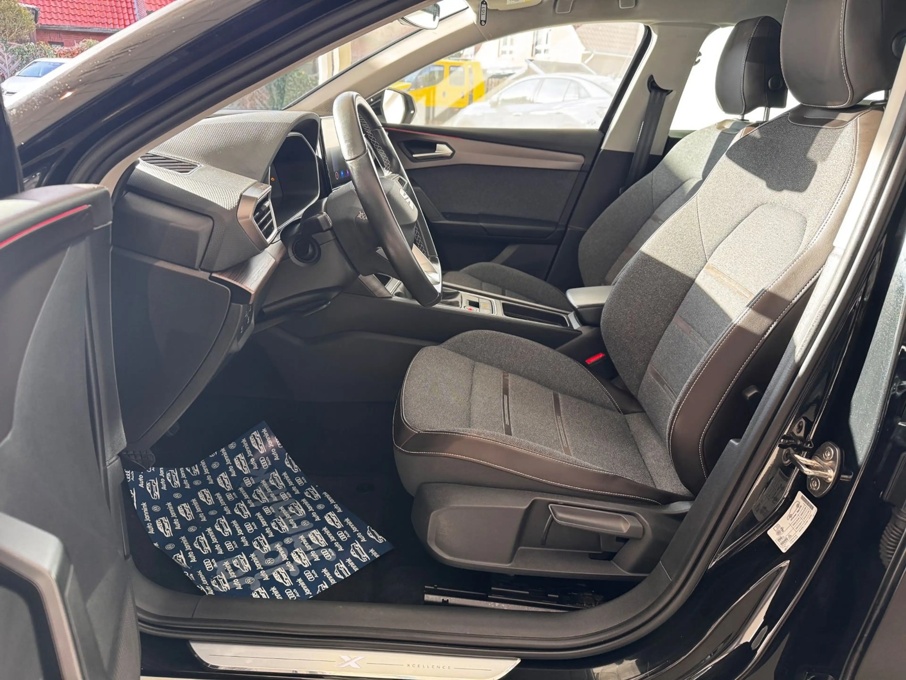 SEAT Leon Seat Leon 1.5 TSI Xcellence | Navi | LED | ACC — photo 14