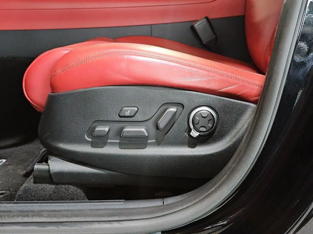 Genesis GV70 снимка Genesis GV70