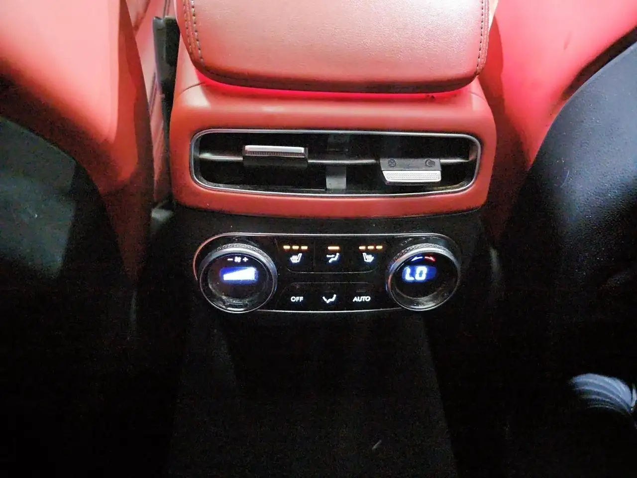 Genesis GV70 снимка Genesis GV70