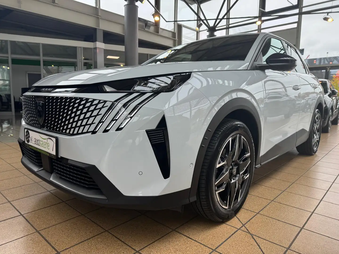 Peugeot 3008 3008 Hybrid 145 e-DSC6 Allure Weiß - 1